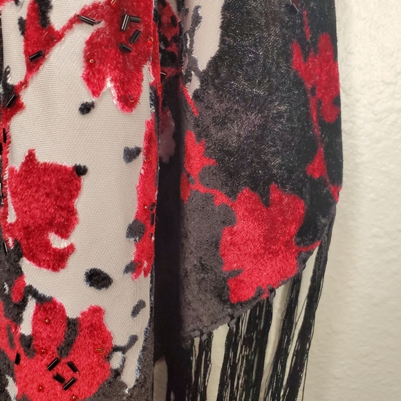 UNIFORM JOHN PAUL RICHARD Velvet Beaded Shawl - Picture 5 of 7
